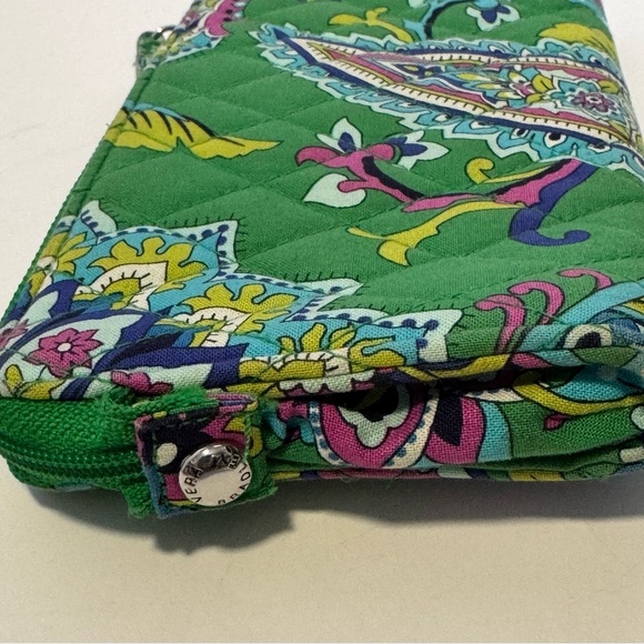 Vera Bradley green quilted wallet - Picture 6 of 8